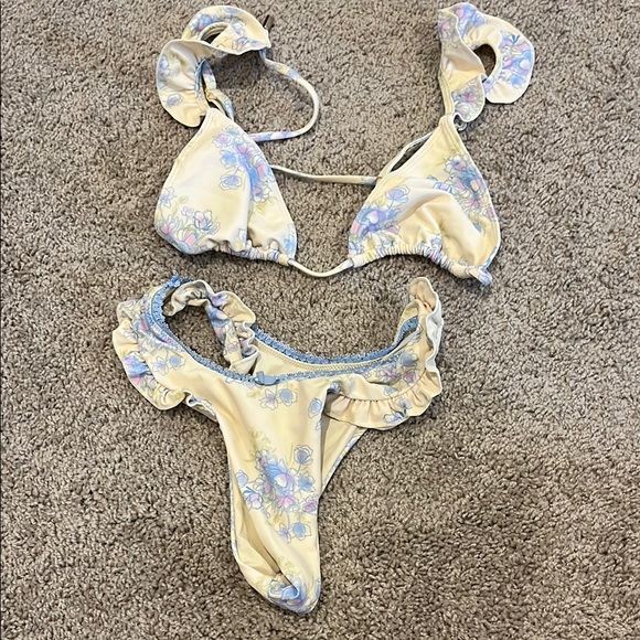 Blackbough | Swim | Blackbough Ruffle Bikini Set | Poshmark